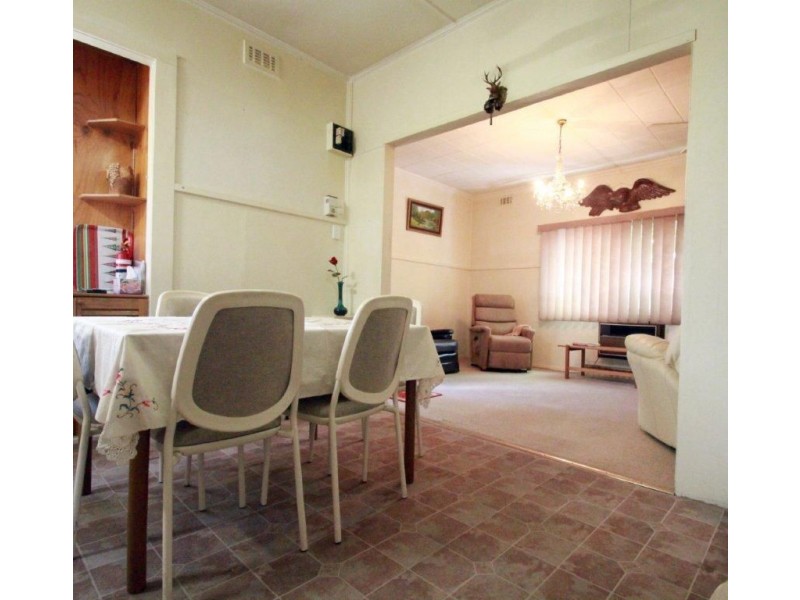 24 Bayside Grove, Seaford VIC 3198