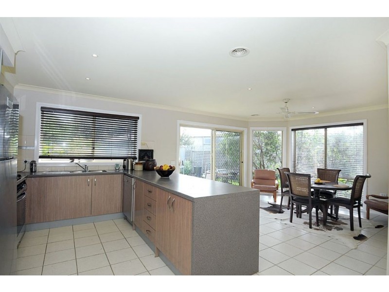 7 Cove Lane, Seaford VIC 3198
