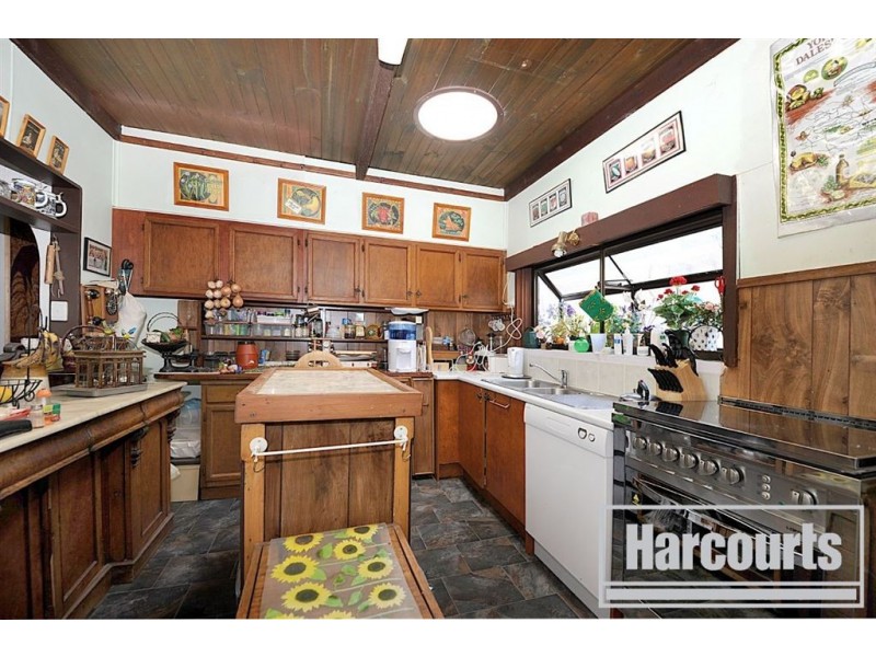 18 Beach Grove, Seaford VIC 3198