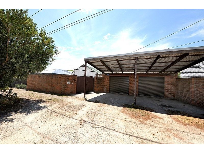 18 Beach Grove, Seaford VIC 3198