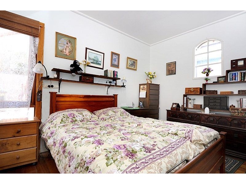 18 Beach Grove, Seaford VIC 3198