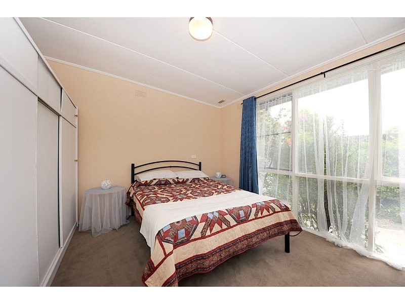 43 Ti-Tree Crescent, Seaford VIC 3198