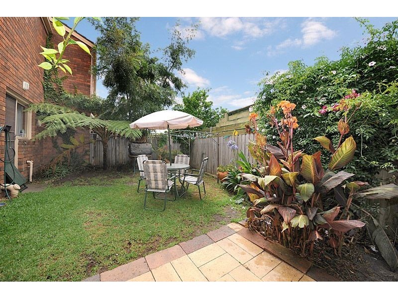 2/17 Wisewould Avenue, Seaford VIC 3198