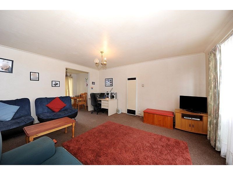 2/17 Wisewould Avenue, Seaford VIC 3198