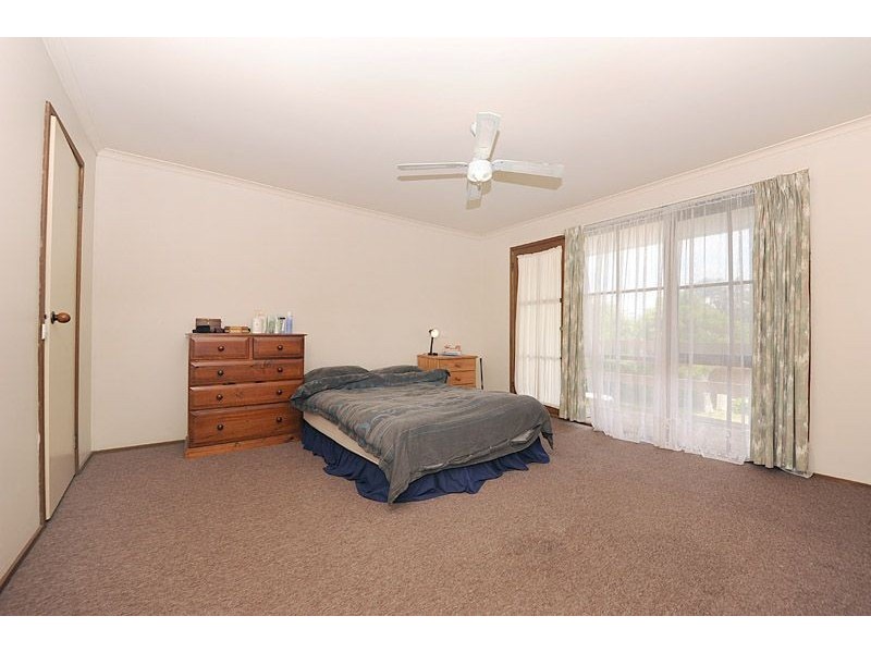 2/17 Wisewould Avenue, Seaford VIC 3198