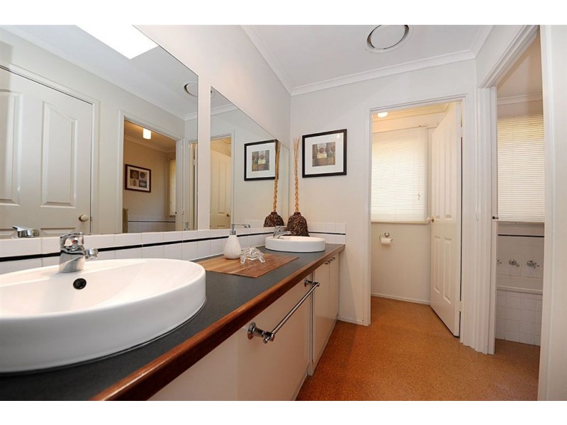 128 East Road, Seaford VIC 3198