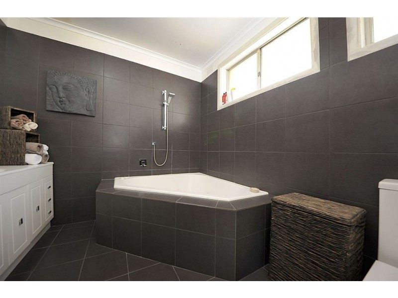 9 Netherall St, Seaford VIC 3198