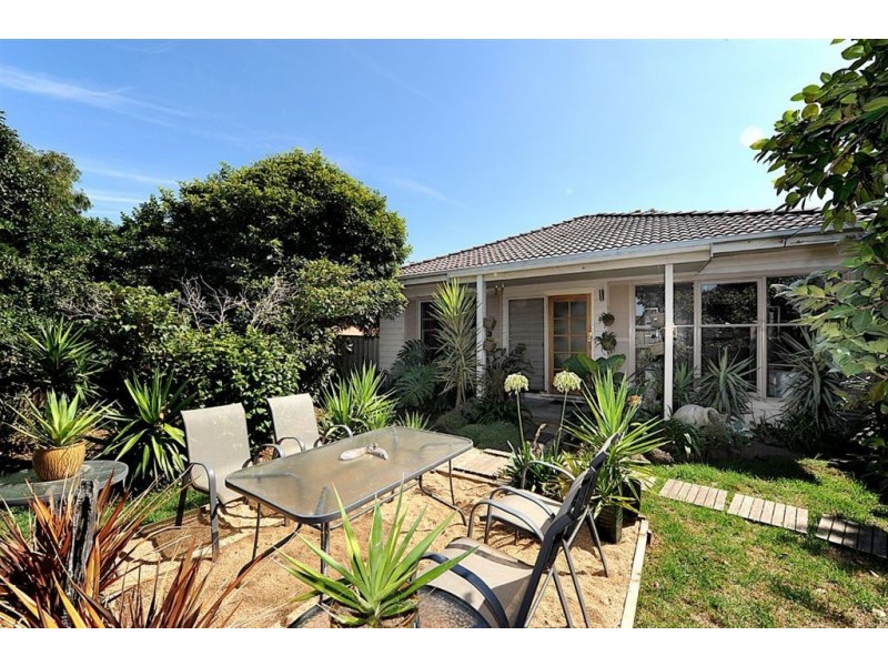 27 Boonong Avenue, Seaford VIC 3198