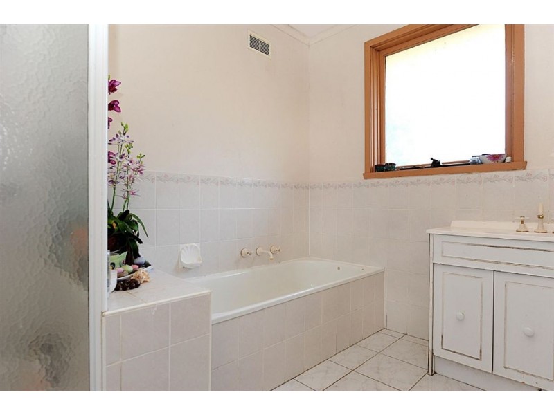 28 Elisdon Drive, Seaford VIC 3198