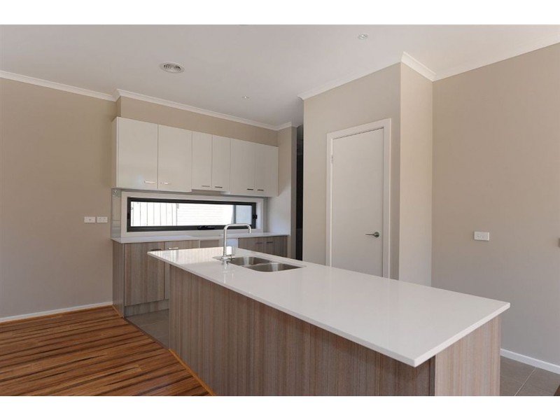 1/77 Kananook Avenue, Seaford VIC 3198