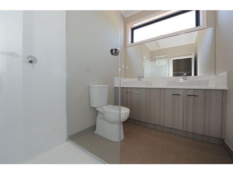 1/77 Kananook Avenue, Seaford VIC 3198