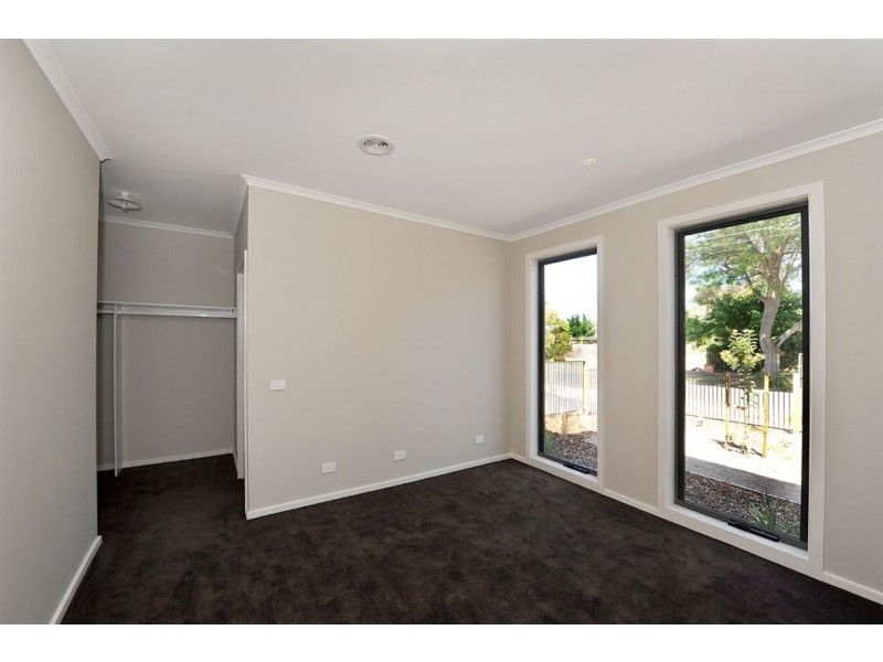 1/77 Kananook Avenue, Seaford VIC 3198