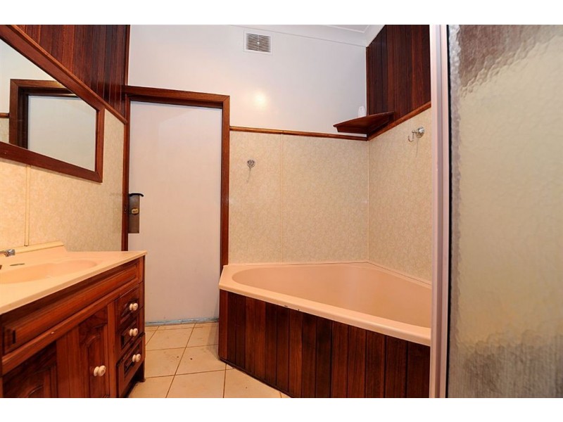 192 Frankston-Dandenong Road, Seaford VIC 3198