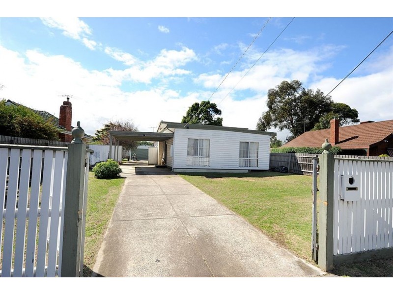 111 Rosslyn Avenue, Seaford VIC 3198