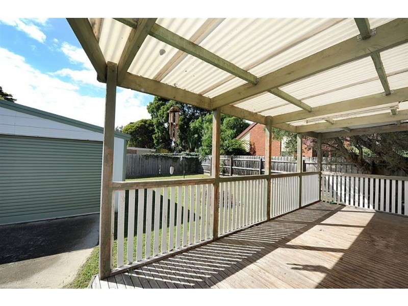111 Rosslyn Avenue, Seaford VIC 3198
