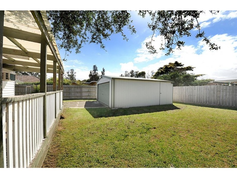 111 Rosslyn Avenue, Seaford VIC 3198