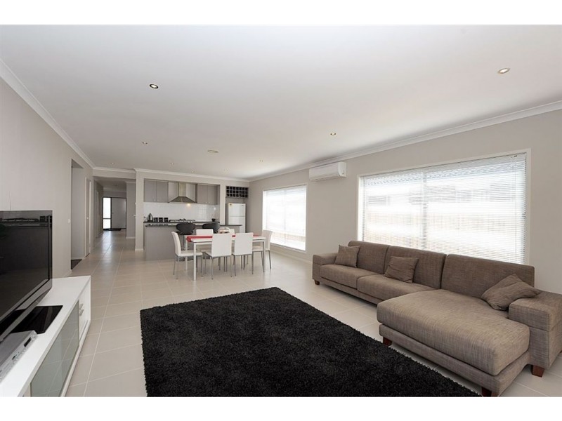 28 Wodalla Circuit, Sandhurst VIC 3977