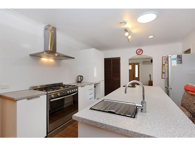 9 Maclean Court, Seaford VIC 3198