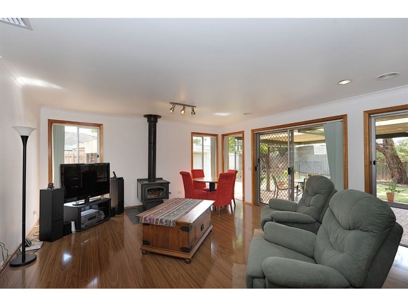 9 Maclean Court, Seaford VIC 3198