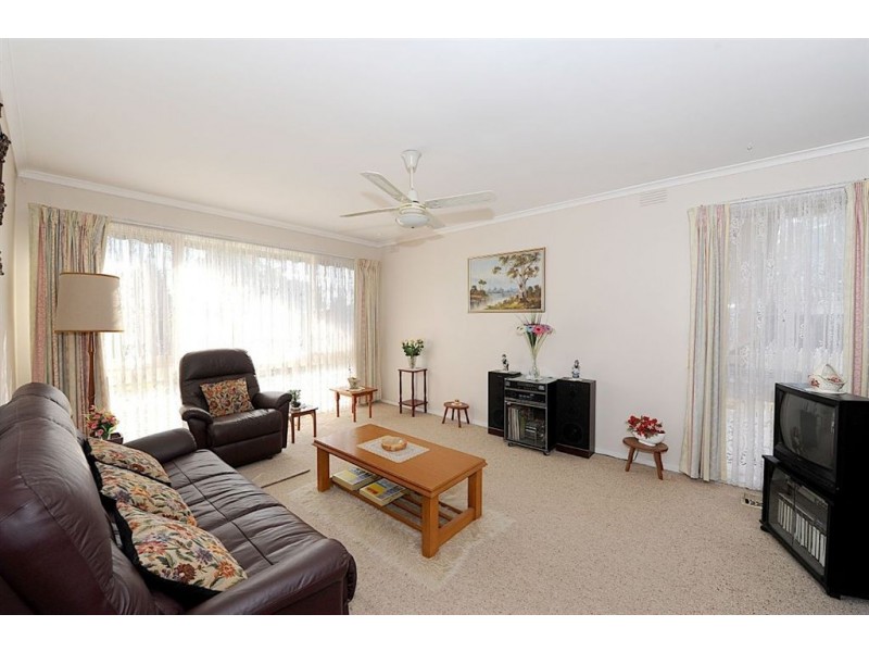 14 Benelong Crescent, Seaford VIC 3198