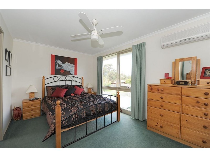 12 Emanuel Drive, Seaford VIC 3198