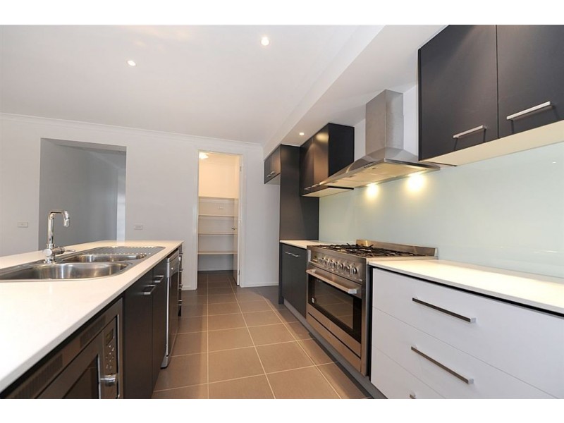 19 Dusky Bells Drive, Cranbourne VIC 3977