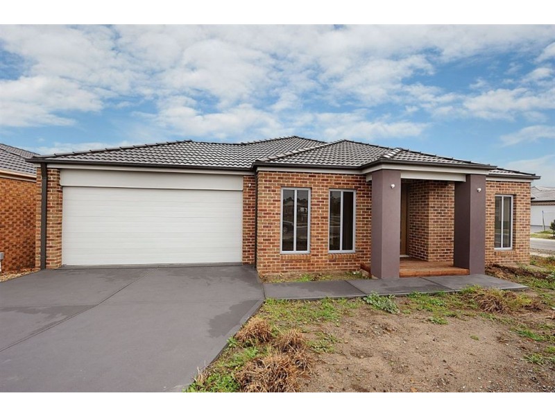 19 Dusky Bells Drive, Cranbourne VIC 3977