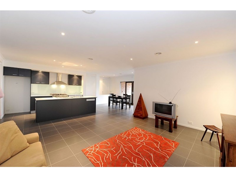 19 Dusky Bells Drive, Cranbourne VIC 3977