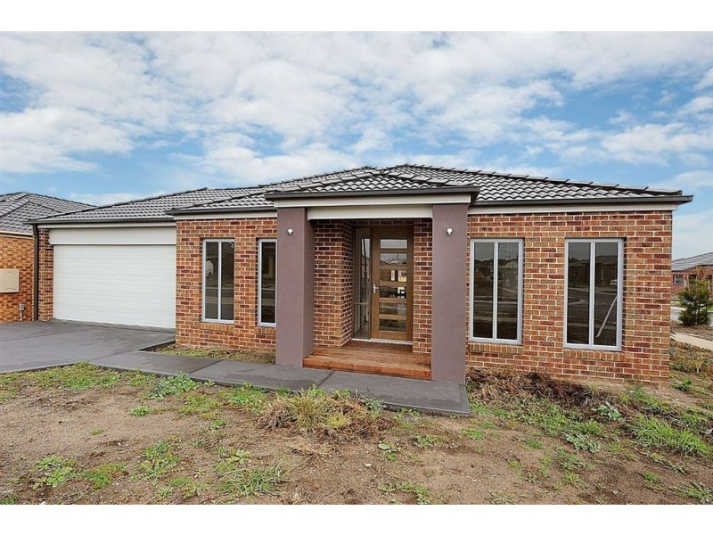 19 Dusky Bells Drive, Cranbourne VIC 3977