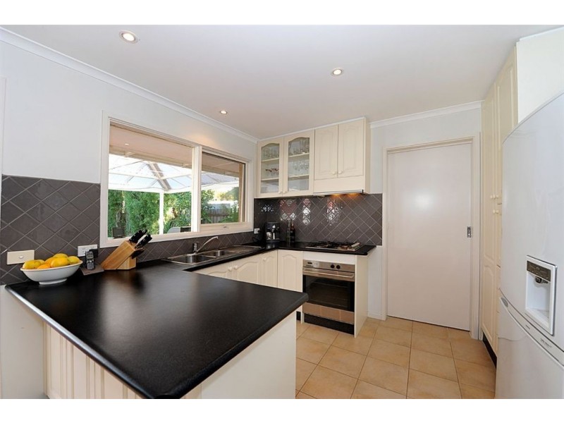 4 Emanuel Drive, Seaford VIC 3198
