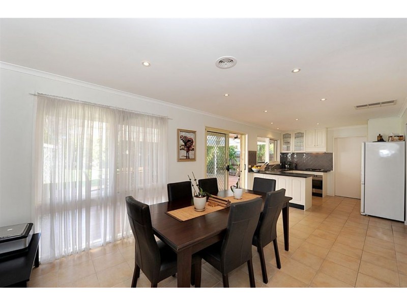 4 Emanuel Drive, Seaford VIC 3198