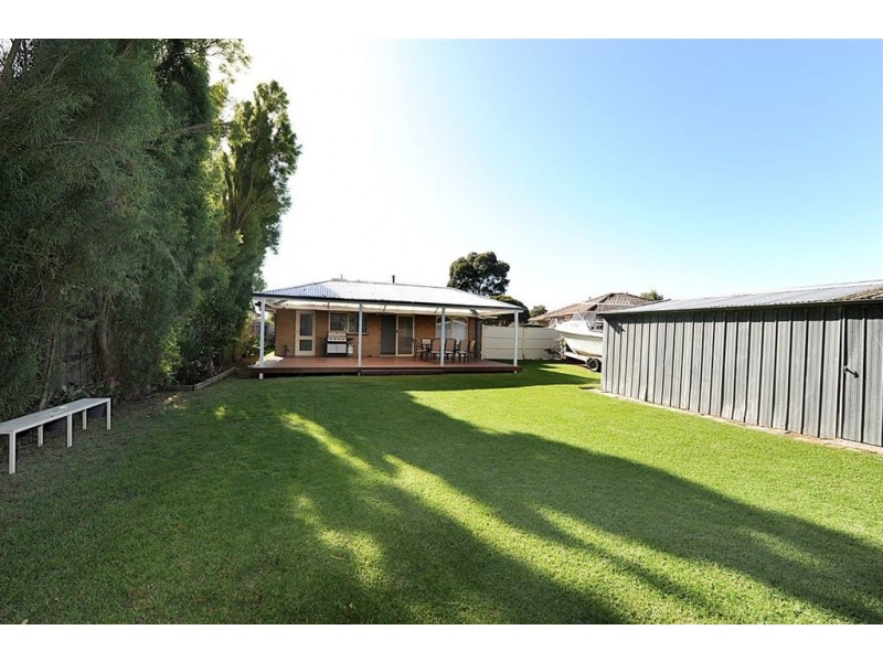 4 Emanuel Drive, Seaford VIC 3198