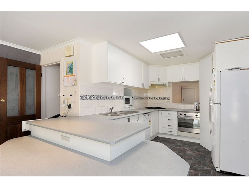 18 Ashworth Drive, Seaford VIC 3198