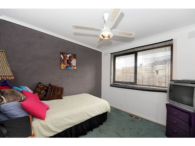 18 Ashworth Drive, Seaford VIC 3198