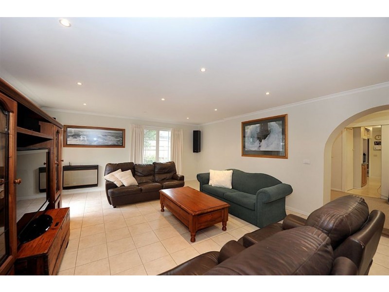 8 Seacrest Avenue, Seaford VIC 3198