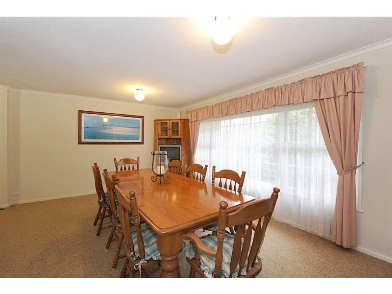 8 Seacrest Avenue, Seaford VIC 3198