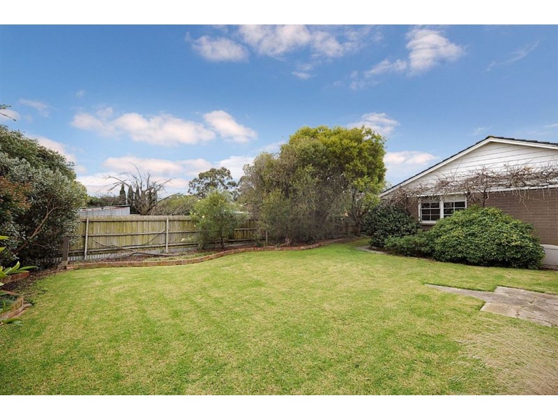 8 Seacrest Avenue, Seaford VIC 3198