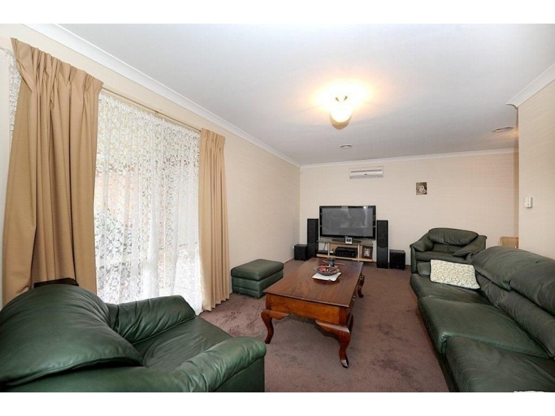 7 Waltham Mews, Cranbourne VIC 3977