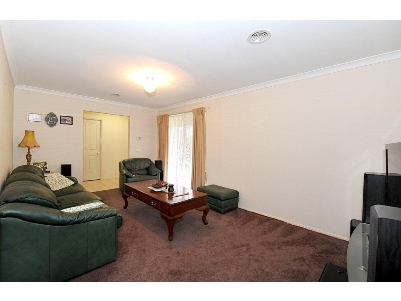 7 Waltham Mews, Cranbourne VIC 3977