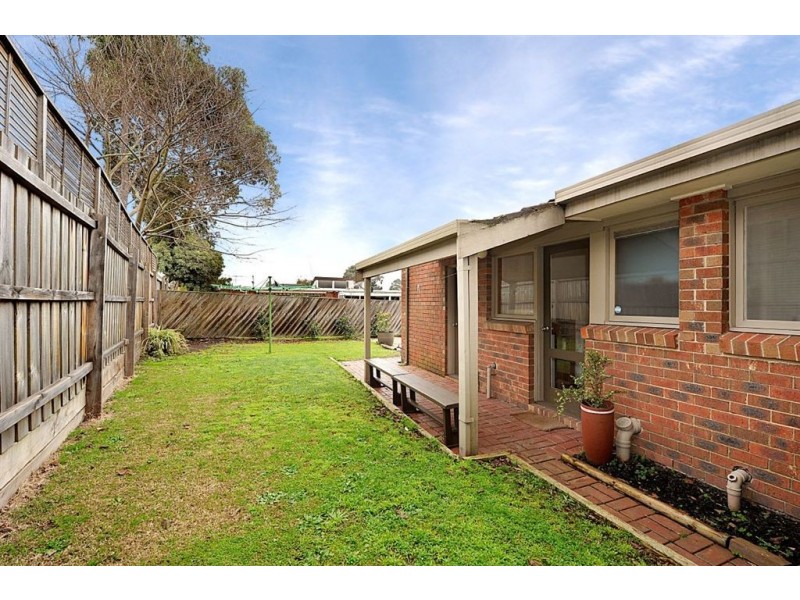 1/22 Robinia Street, Frankston VIC 3199