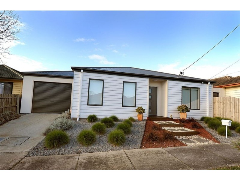 2A Vivienne Street, Seaford VIC 3198