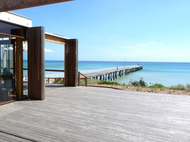 136 Nepean Highway, Seaford VIC 3198