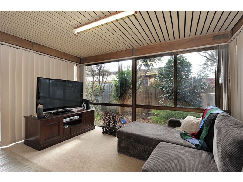 13 Holroyd Street, Seaford VIC 3198