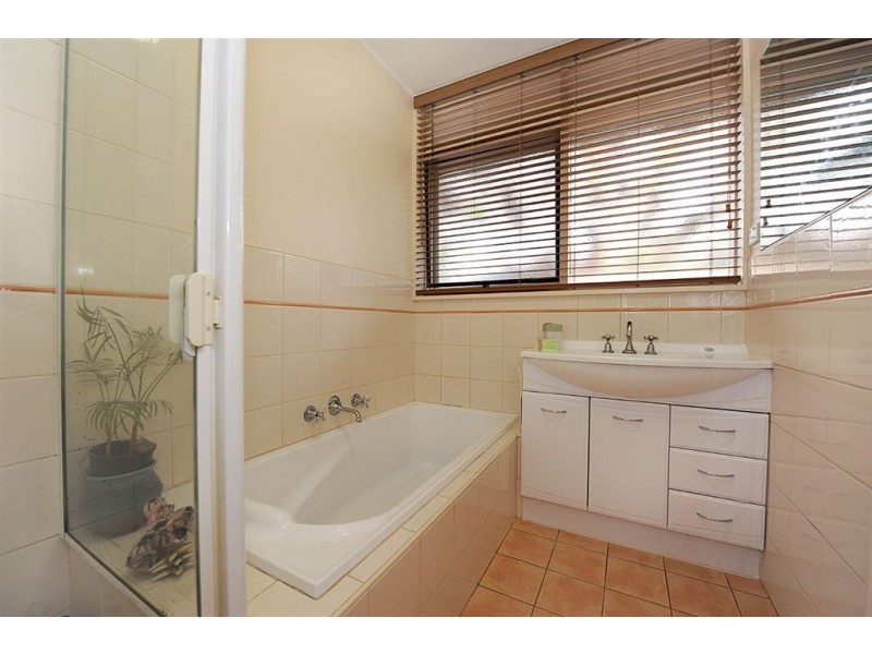 13 Holroyd Street, Seaford VIC 3198