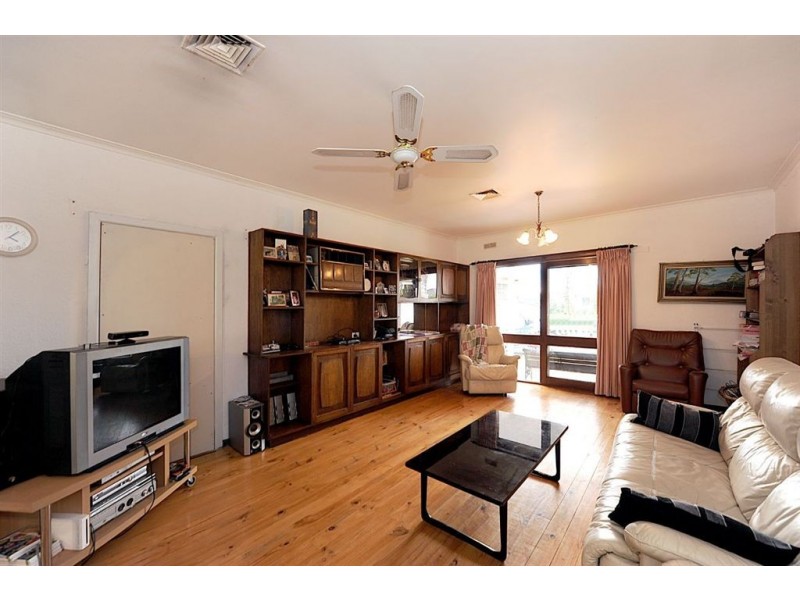 16 Clovelly Parade, Seaford VIC 3198