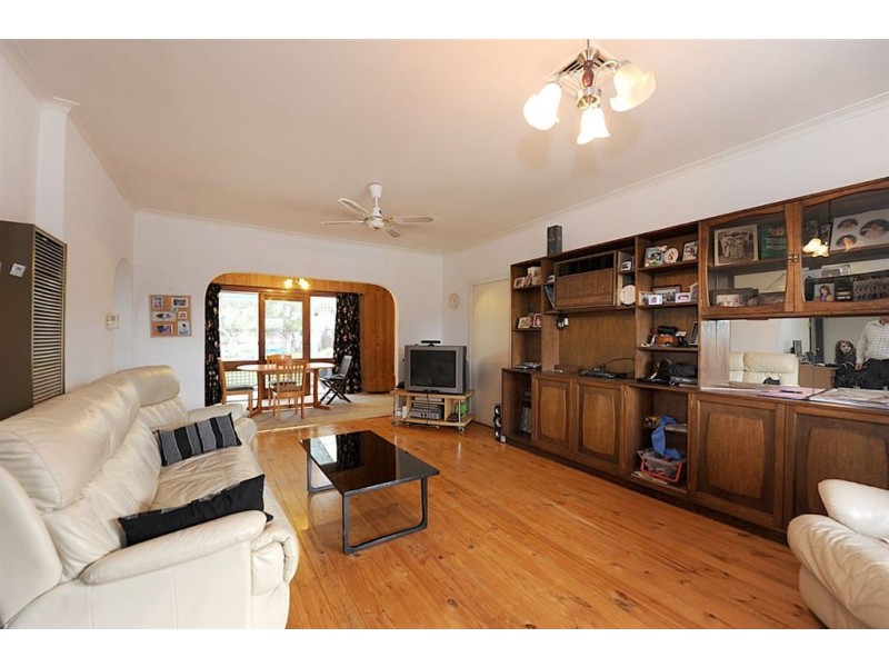 16 Clovelly Parade, Seaford VIC 3198