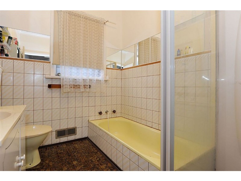 16 Clovelly Parade, Seaford VIC 3198