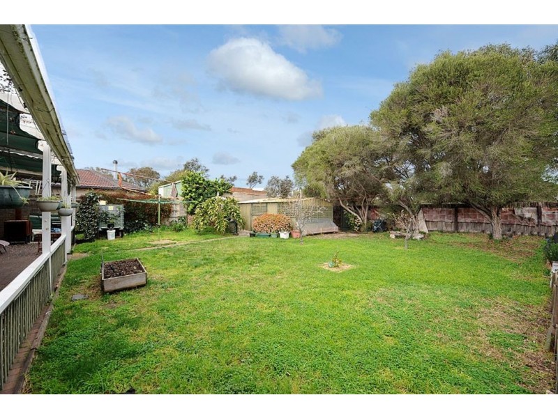 16 Clovelly Parade, Seaford VIC 3198