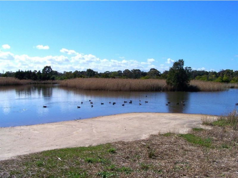 1 Inverness Street, Seaford VIC 3198