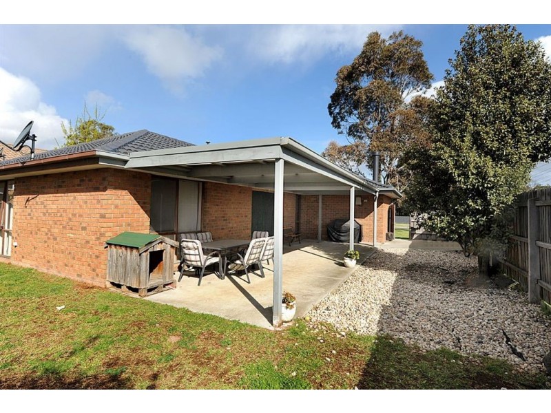 1 Inverness Street, Seaford VIC 3198